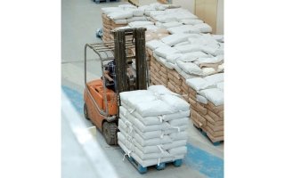 المصانع وخطوط الإنتاج تعمل بكفاءة وانسيابية عالية