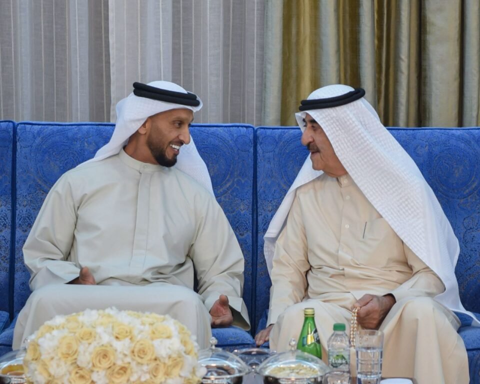 حاكم أم القيوين يستقبل رئيس الهيئة الوطنية للإعلام وجموع المهنئين بشهر رمضان