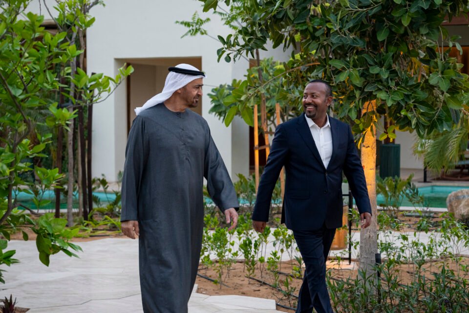 رئيس الدولة ورئيس وزراء إثيوبيا يبحثان علاقات التعاون والتطورات الإقليمية