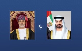 رئيس الدولة وسلطان عمان يتبادلان هاتفياً تهاني عيد الفطر المبارك