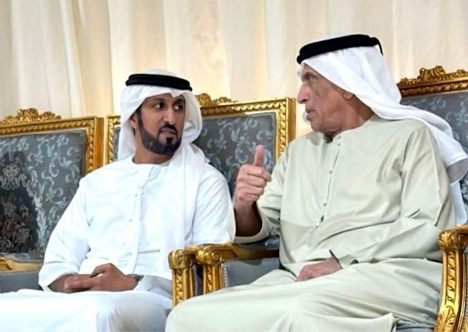 سعود بن صقر يقدم واجب العزاء في وفاة سويدان عبيد حميد الخاطري