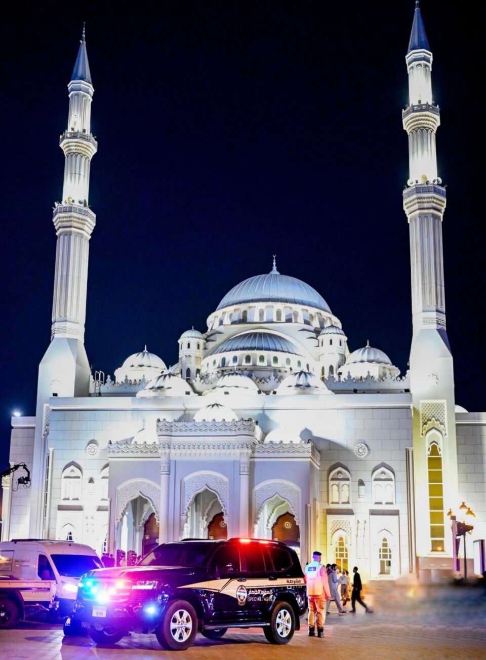 شرطة الشارقة تعلن جاهزيتها الأمنية والمرورية استعدادا لليلة 27 رمضان وعيد الفطر