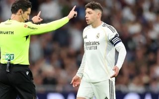 لجنة مسابقات الدوري الإسباني تصدر عقوبة على فالفيردي خلافاً لتفسير الحكم