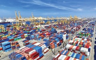 موانئ دبي العالمية تسجل نتائج مالية قياسية لعام 2025