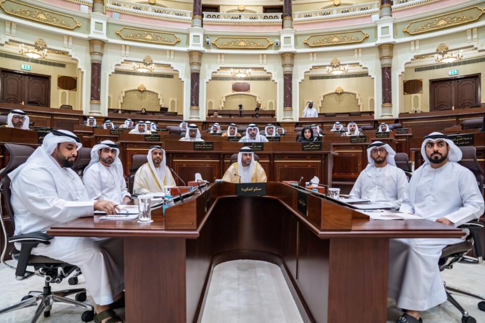 "استشاري الشارقة" يناقش سياسة دائرة شؤون الضواحي