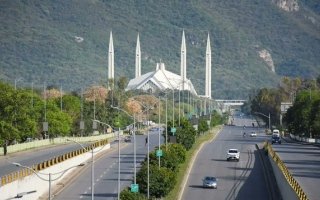 إجراءات أمنية مشددة في إسلام آباد عشية المباحثات بين واشنطن وطهران