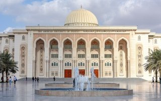 استمرار التعليم عن بعد للفصل الربيعي وعودة الموظفين وأعضاء هيئة التدريس للجامعة في 20 أبريل