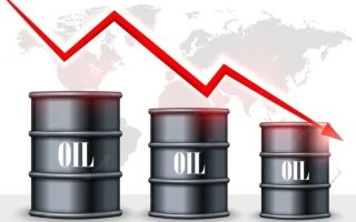 النفط يهبط أكثر من 11% بعد إعلان إيران فتح مضيق هرمز