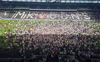 بصمة كويتية في إنجلترا.. «ميلتون كينز» يصعد لدوري الدرجة الأولى الإنجليزي