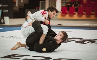 رابطة أبوظبي لمحترفي الجوجيتسو تنظم 4 بطولات في 4 قارات