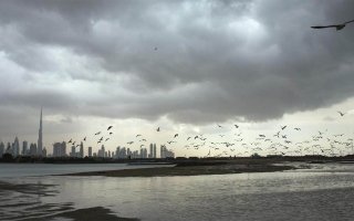 طقس الجمعة صحو إلى غائم جزئياً