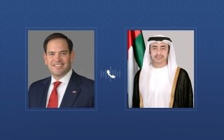 عبدالله بن زايد ووزير الخارجية الأميركي يبحثان هاتفياً التطورات الإقليمية