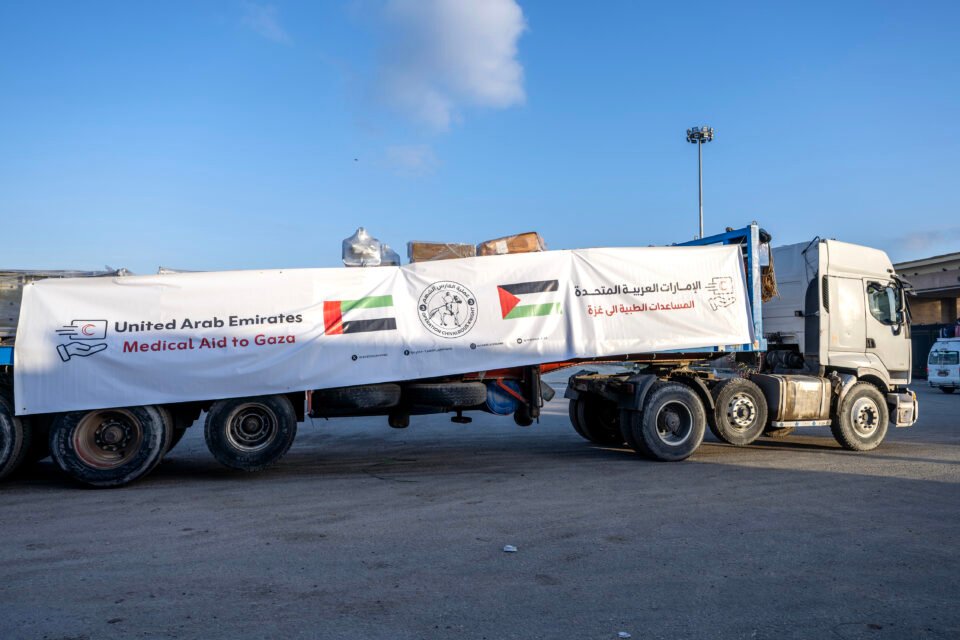 قافلة مساعدات طبية إماراتية تحمل 53 طناً تدخل قطاع غزة دعماً للقطاع الصحي ضمن عملية "الفارس الشهم 3"