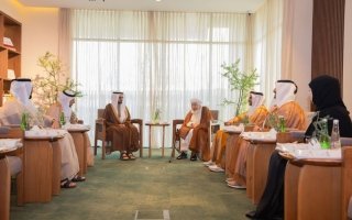 قيادتنا الرشيدة واجهت الأزمة بحكمة واقتدار لا نظير لهما