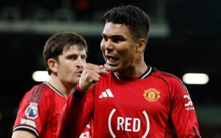مانشستر يونايتد يضع قدماً في دوري أبطال أوروبا