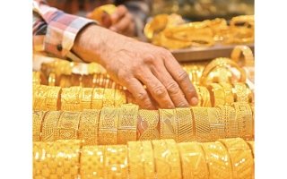 متاجر ذهب تنشّط مبيعاتها بتخفيضات على «المصنعية»