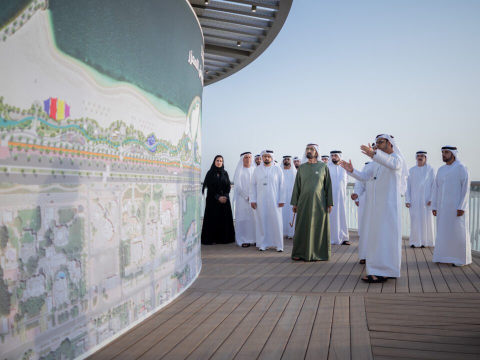 محمد بن راشد يتفقّد مشروع تطوير شواطئ الممزر بقيمة نصف مليار درهم ضمن حزمة مشاريع شاطئية تتجاوز تكلفتها 3 مليارات درهم