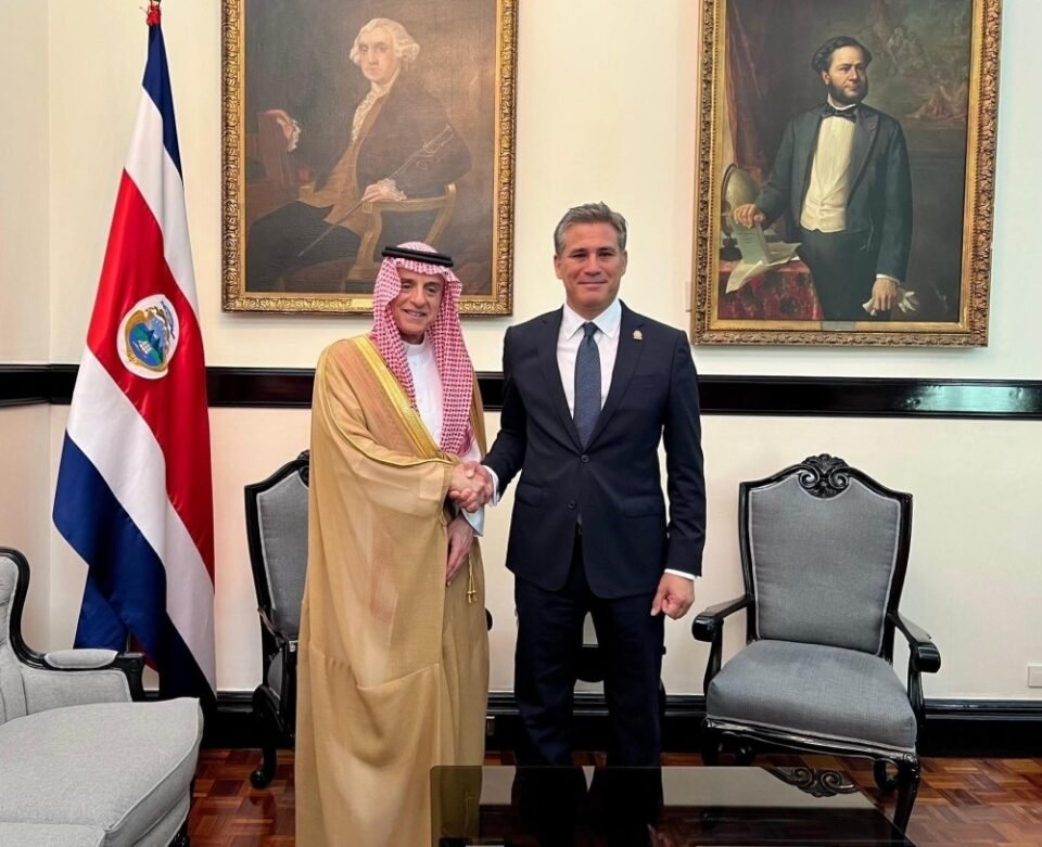 "الجبير" يبحث فرص تعزيز التعاون مع وزير خارجية كوستاريكا