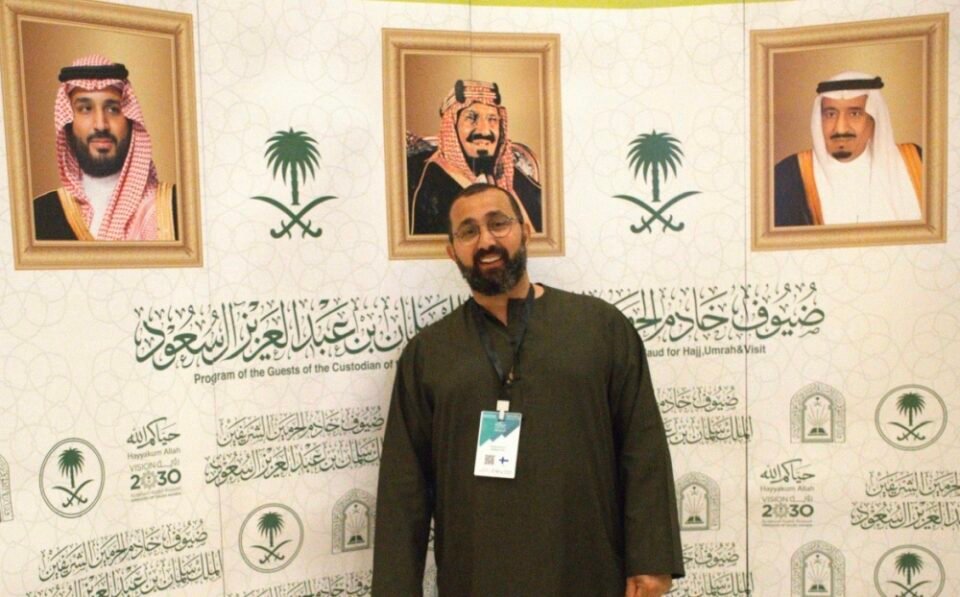 "بر الوالدين يصنع المعجزة".. قصة وفاء لخلدون السعدي تُتوّج برحلة الحج