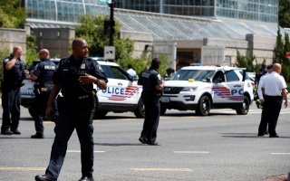 الشرطة الأميركية تعتقل مشتبه به في إطلاق نار جماعي أسفر عن 22 مصاباً