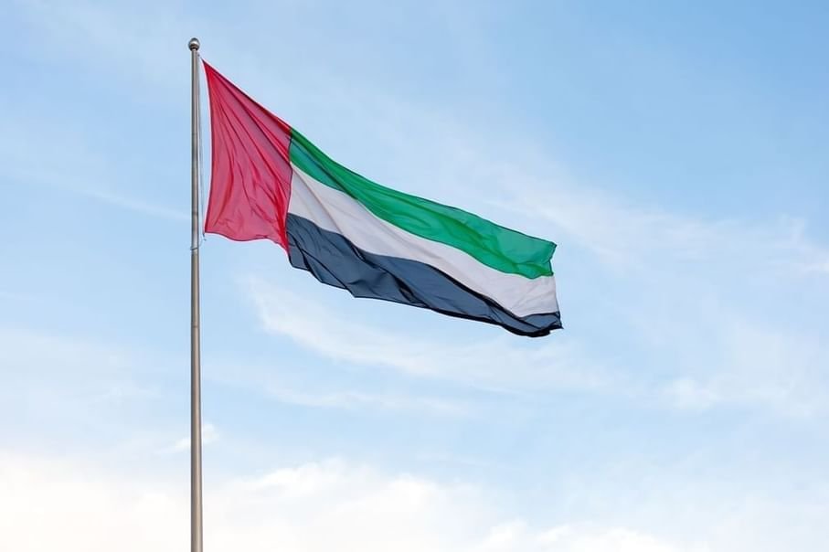 حكام الإمارات يعزون أمير الكويت بوفاة الشيخ عبدالله محمد الجابر الصباح
