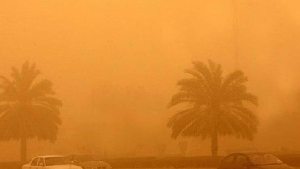 رصد 98 ساعة غبارية في دول الإقليم.. وإيران تتصدر بـ  39 ساعة