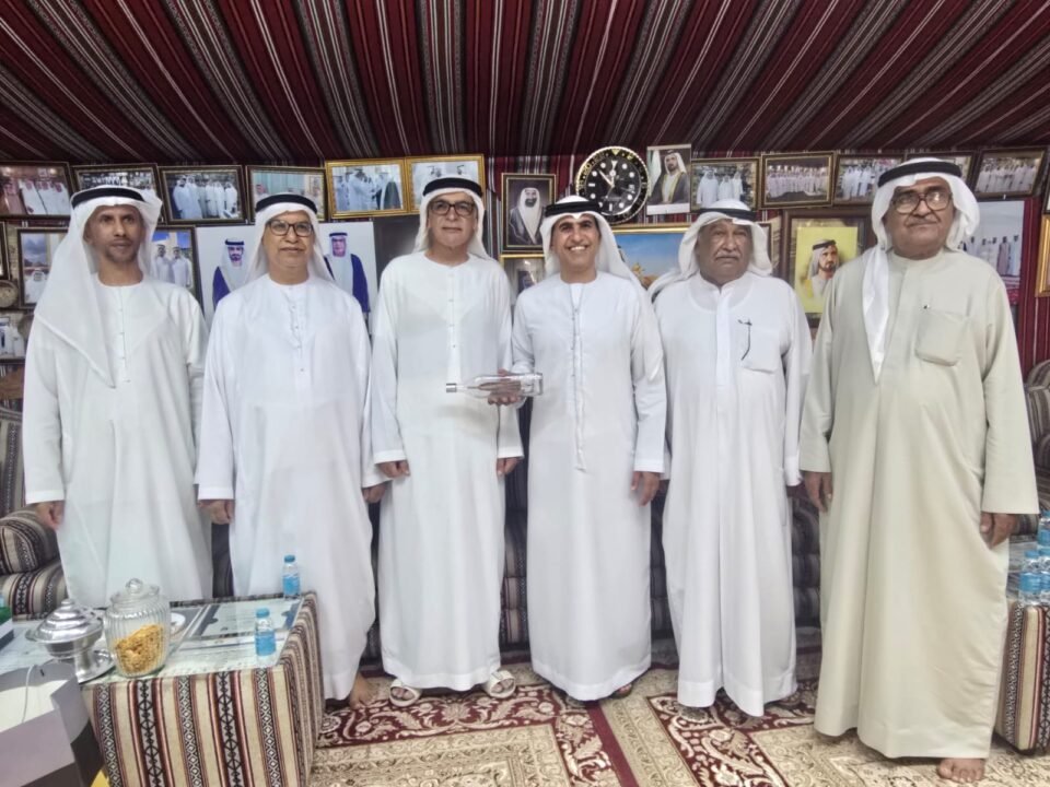 سالم بن سلطان القاسمي يزور "قرية بن درويش التراثية" برأس الخيمة