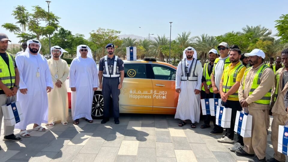 شرطة أبوظبي تنظم مبادرات ترفيهية وصحية للعمال في يومهم