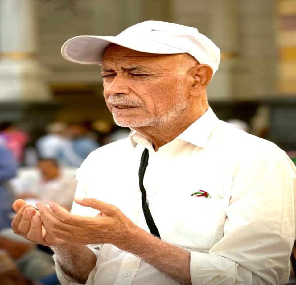 صور إنسانية مؤثرة لضيوف الرحمن في وداع المسجد الحرام بالدعاء والدموع
