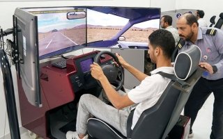 «طرق دبي» تُحدّث مناهج اختبارات رخصة قيادة المركبات الخفيفة