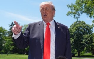 لا أضرار بالمدمرات الأميركية وخسائر كبيرة لإيران