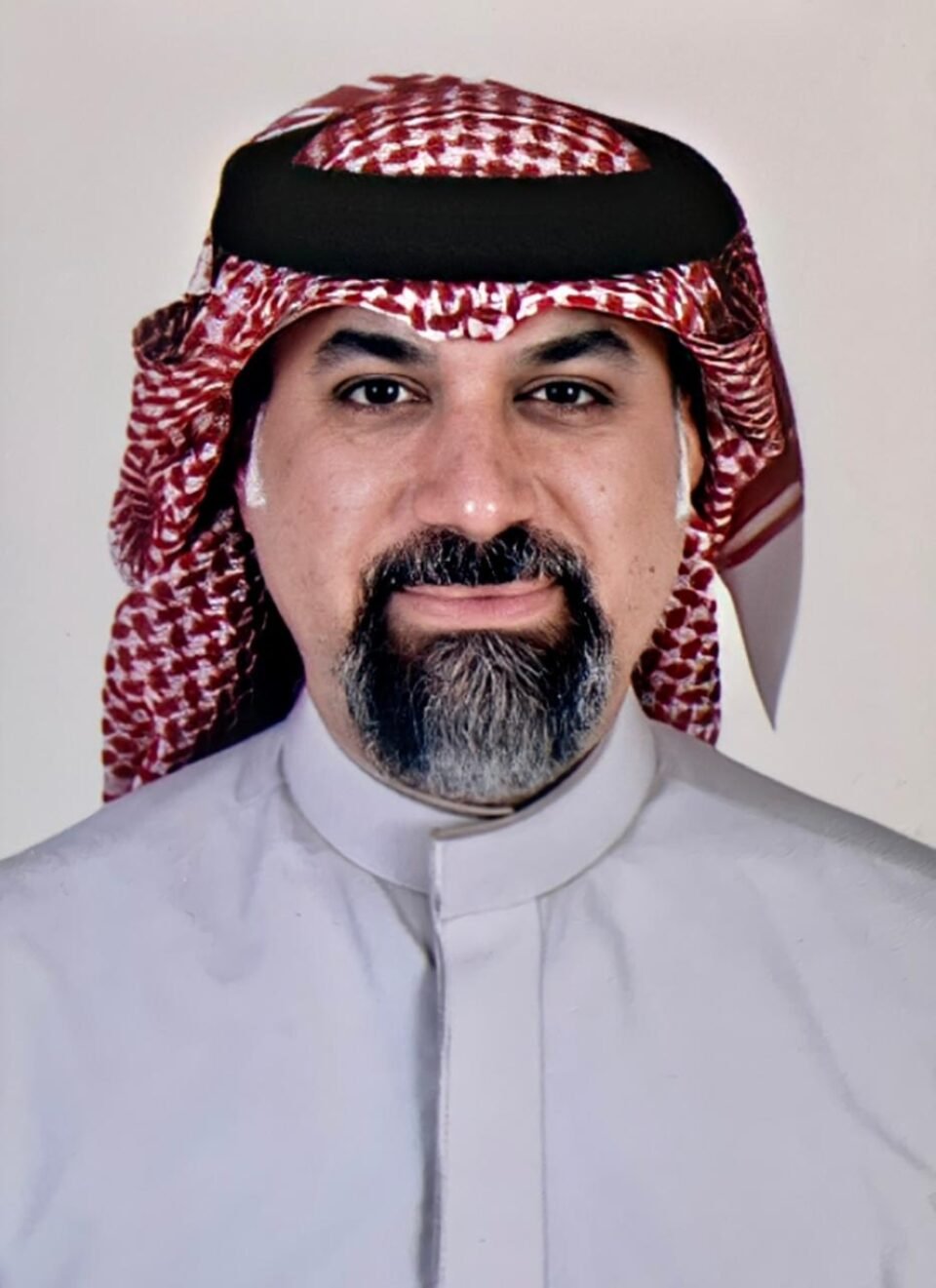 مختصون لـ "اليوم": الهلال الأحمر "نبض الإنسانية" وسياج آمن لحماية الأرواح