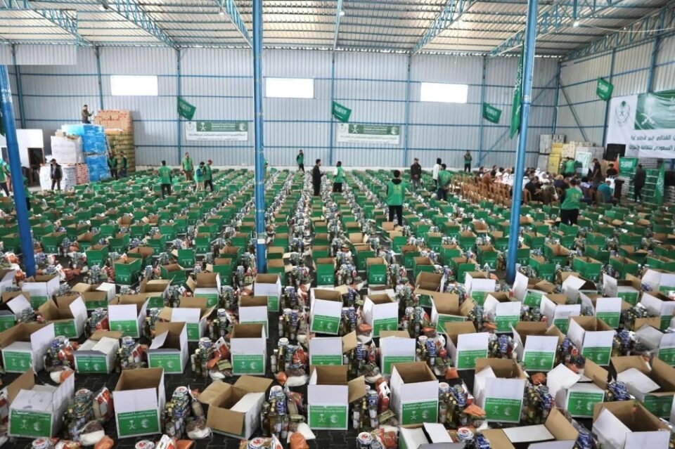 مساعدات سعودية.. تدشين مشروع سلال الخير لدعم الأمن الغذائي في غزة