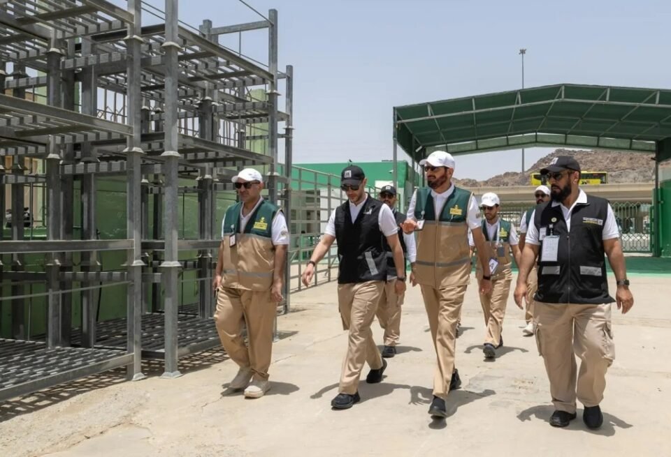 وزير الحج يقف على الجاهزية التشغيلية لمشروع الأضاحي في منى