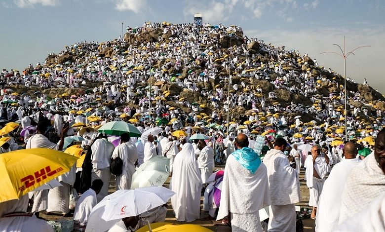 وزير الصحة يوجه بتكثيف المتابعة الميدانية للحجاج في منى وعرفات