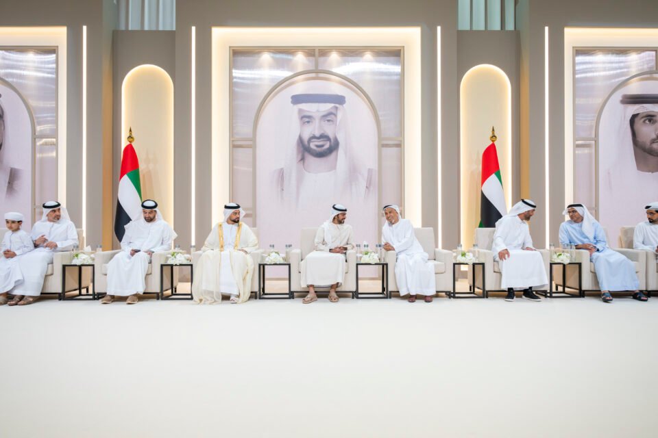 خليفة بن طحنون بن محمد يحضر حفل استقبال بمناسبة زفاف محمد عبدالحميد صديقي