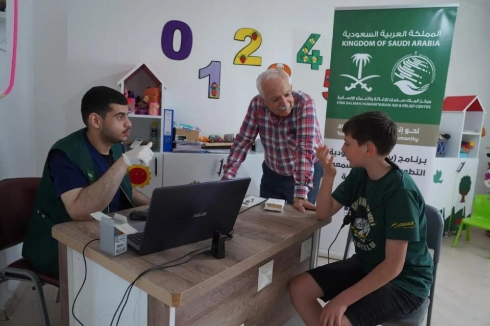 371 مستفيدًا.. الملك سلمان للإغاثة يختتم مشروع سمع التطوعي في تركيا