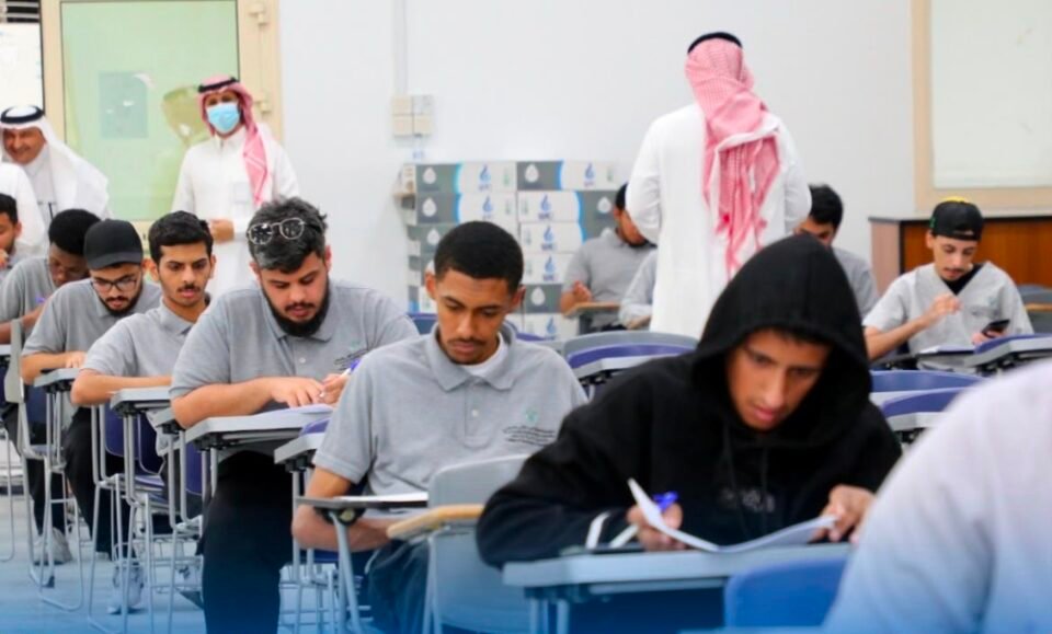 "اسألني".. استشارات يومية لمواجهة ضغوط الاختبارات