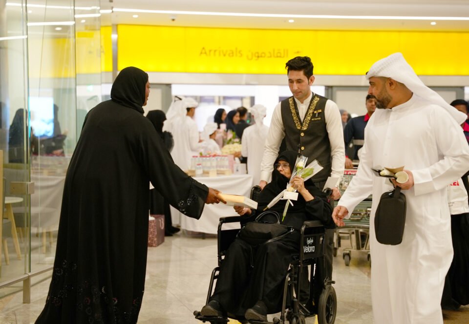 "الشؤون الإسلامية والأوقاف والزكاة" تستقبل الحجاج في المطارات