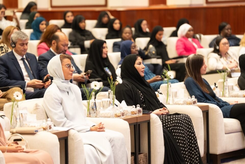الاتحاد النسائي ينظم جلسة حوارية حول "المرأة الإماراتية في المحافل الدولية" بالتعاون مع وزارة الخارجية وأكاديمية أنور قرقاش الدبلوماسية