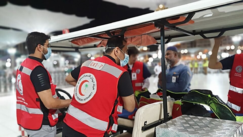 المدينة المنورة.. إنقاذ حاج إندونيسي بعد توقف القلب والتنفس