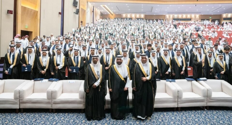 برعاية محافظ الأحساء.. وكيل المحافظة يكرّم 537 من الطلبة المتميزين