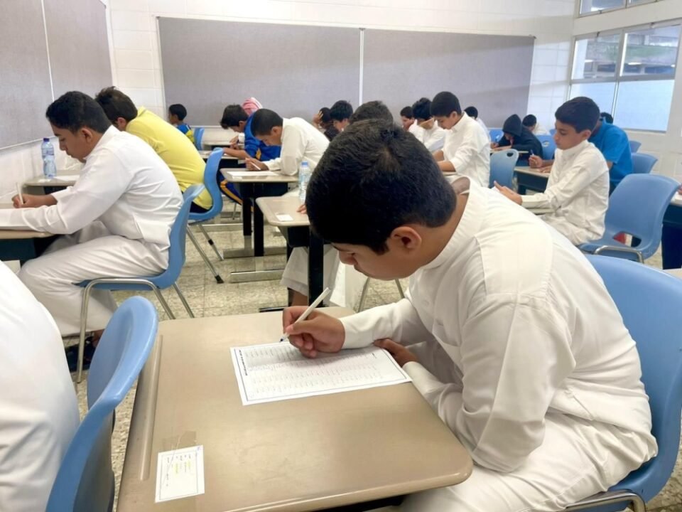 بعد إجازة عيد الأضحى.. عودة الطلاب للدراسة غدًا واستعدادات للاختبارات النهائية