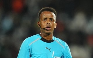 بعد حرمانه من التحكيم في كأس العالم.. الصومالي عمر عرتن حكماً للسوبر الأوروبي