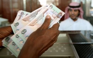بنوك تتنافس على جذب الودائع لتعزيز السيولة