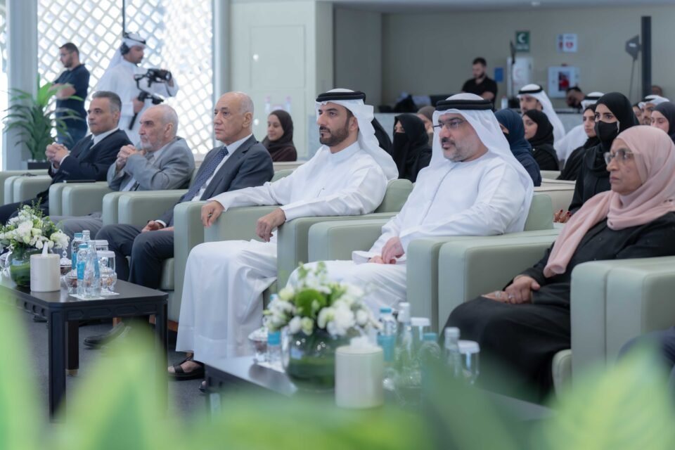 سلطان بن أحمد القاسمي يحضر تخريج الدفعة الخامسة لقادة المستقبل بجامعة الشارقة