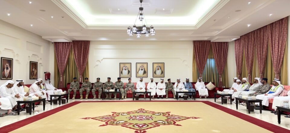 شرطة أبوظبي تنظم جلسة توعوية حول دور الأسرة في مواجهة الجرائم الإلكترونية