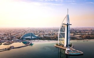 طقس الإمارات غداً.. صحو بوجه عام مع درجات حرارة تصل إلى 44 درجة