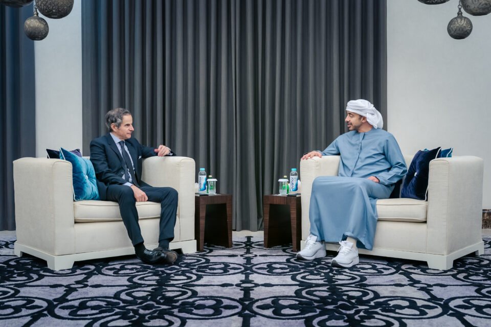 عبدالله بن زايد يستقبل المدير العام للوكالة الدولية للطاقة الذرية