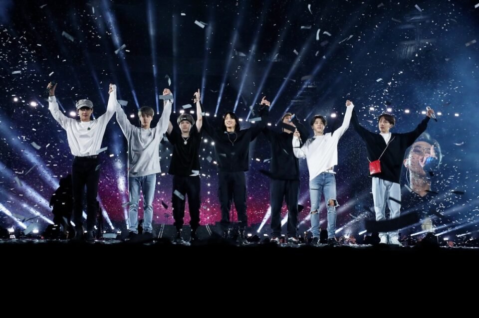 فرقة BTS توسّع جولتها العالمية «أريرانغ» بإضافة حفلتين جديدتين